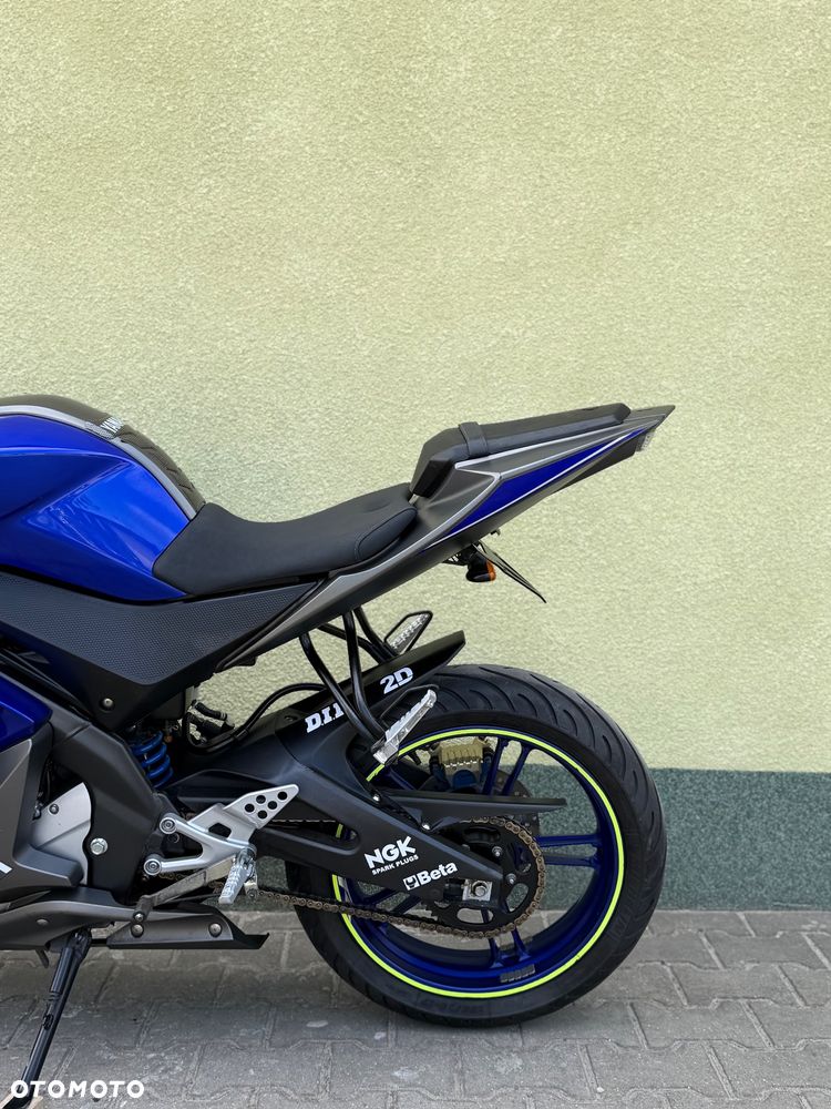 Yamaha YZF - 23