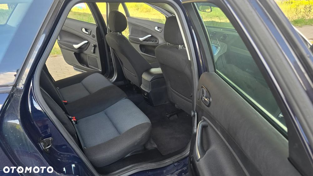 Ford Mondeo 2.0 TDCi Ambiente - 25