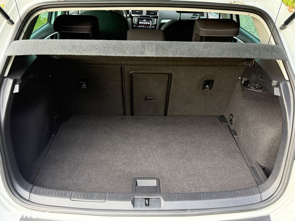 Volkswagen Golf 1.2 TSI BlueMotion Technology Cup - 23