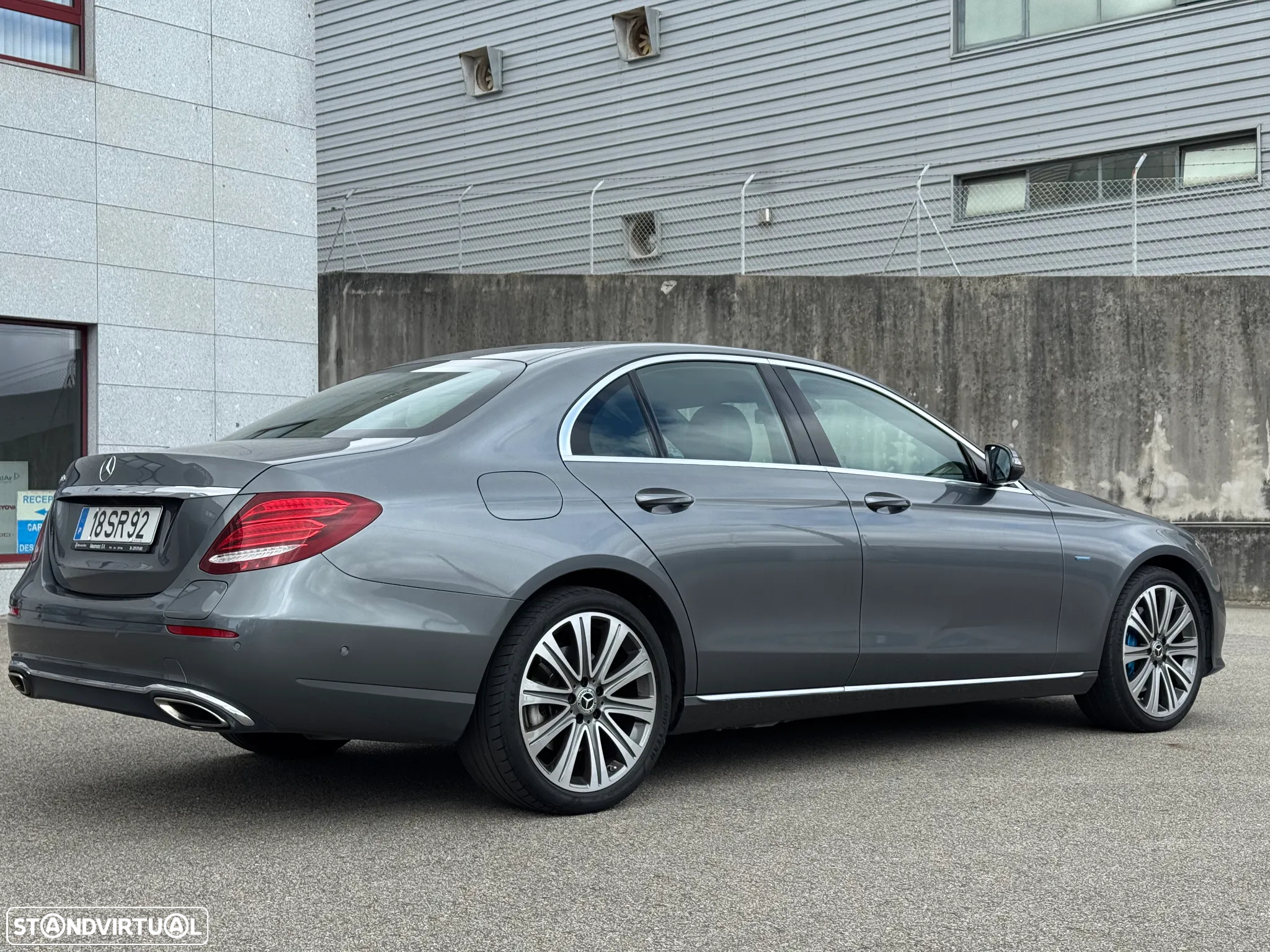 Mercedes-Benz E 350 e Avantgarde+ - 5