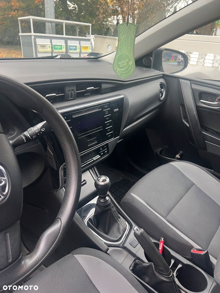 Toyota Auris - 14