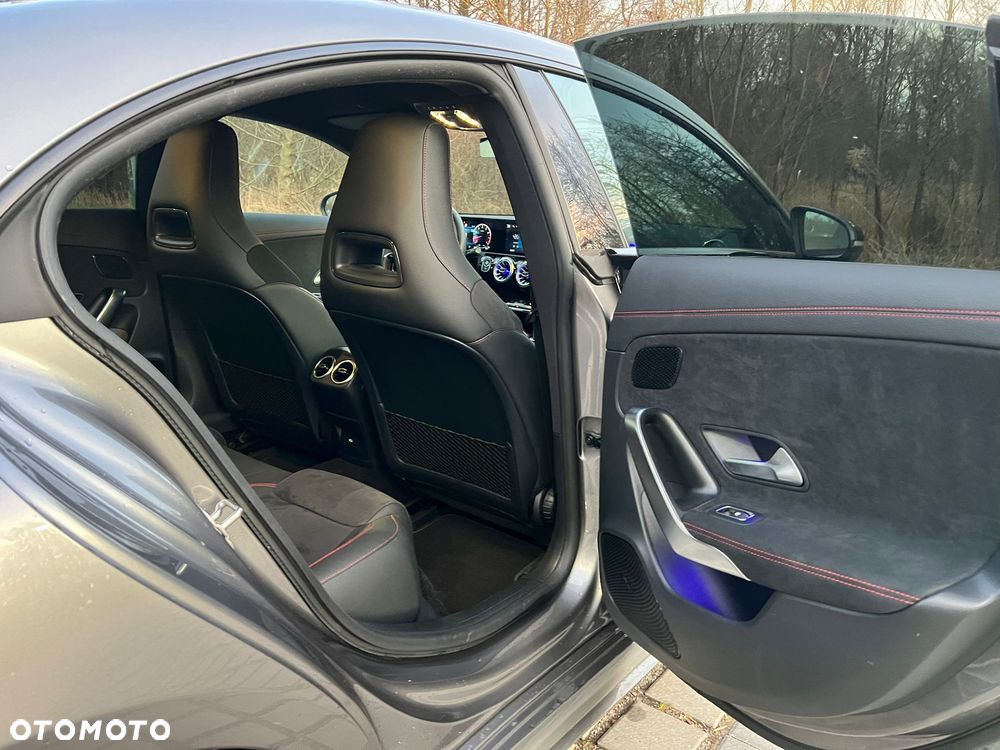 Mercedes-Benz CLA - 37