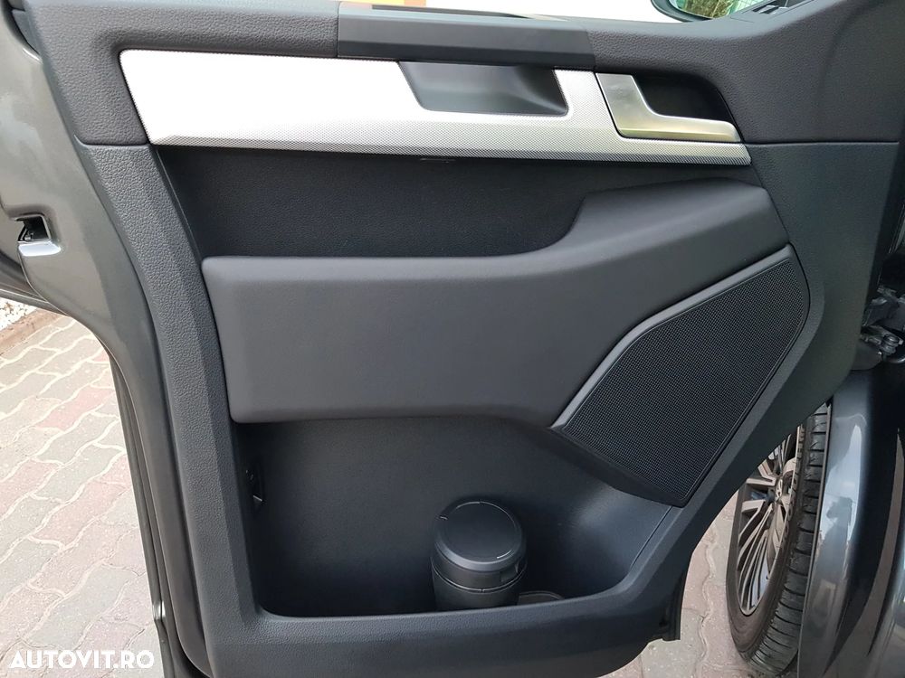 Volkswagen Multivan - 21