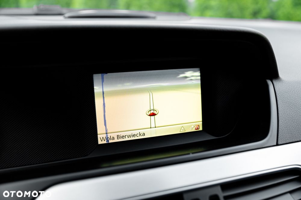 Mercedes-Benz Klasa C 180 BlueEFFICIENCY 7G-TRONIC Avantgarde - 31