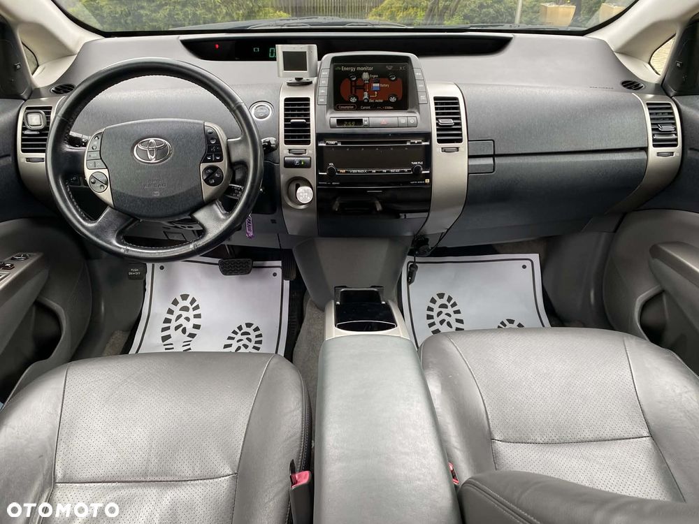 Toyota Prius 1.5 VVT-i Sol - 38