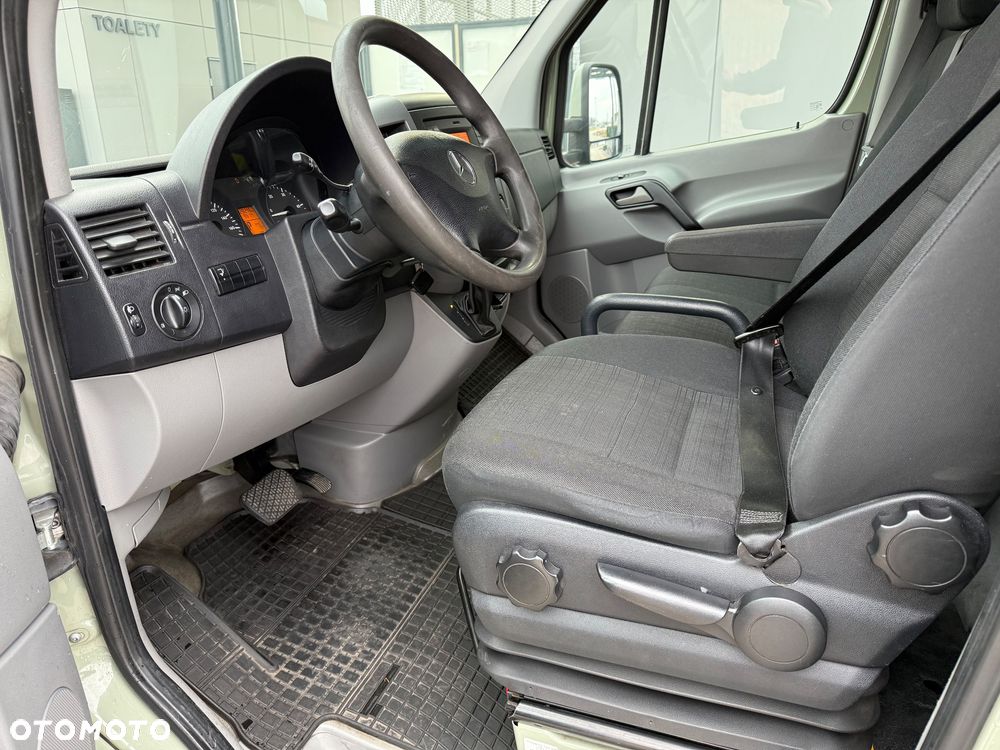 Mercedes-Benz Sprinter - 9