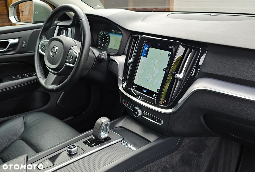 Volvo V60 B3 B Geartronic Momentum Pro - 23