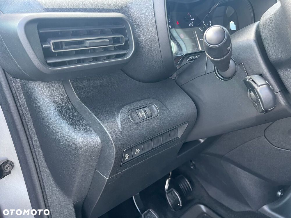 Toyota Proace City Verso 1.5 D-4D Business - 26