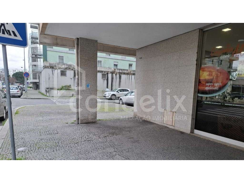 Estabelecimento com estacionamento em Pedrouços - Grande imagem: 2/14