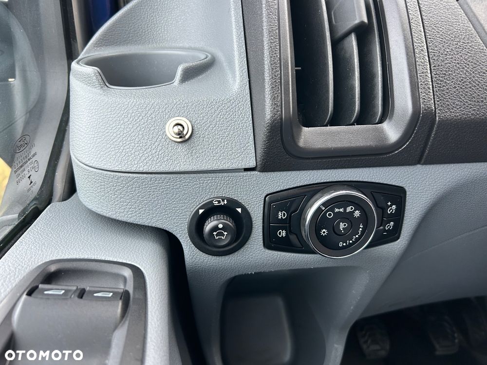 Ford Transit - 33