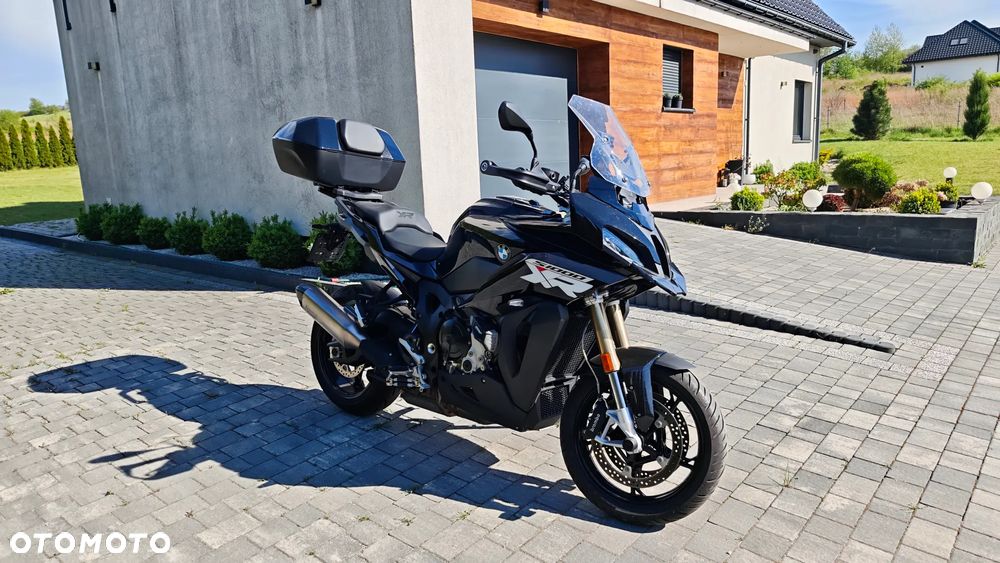 BMW XR - 8