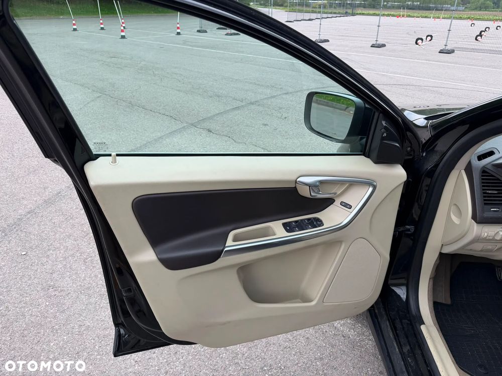 Volvo XC 60 T6 AWD Summum - 9