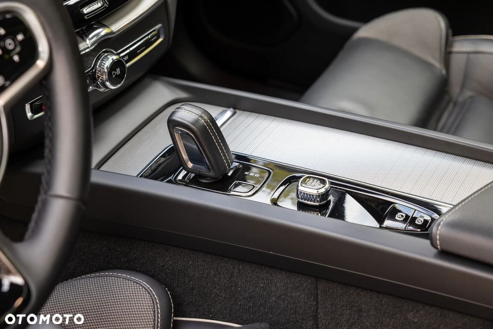 Volvo XC 60 T8 Plug-In Hybrid AWD Polestar Engineered - 18