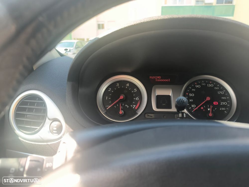 Renault Clio 1.2 16V Dynamique - 27