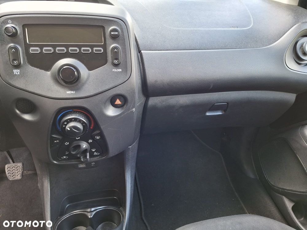 Toyota Aygo x-play club - 16