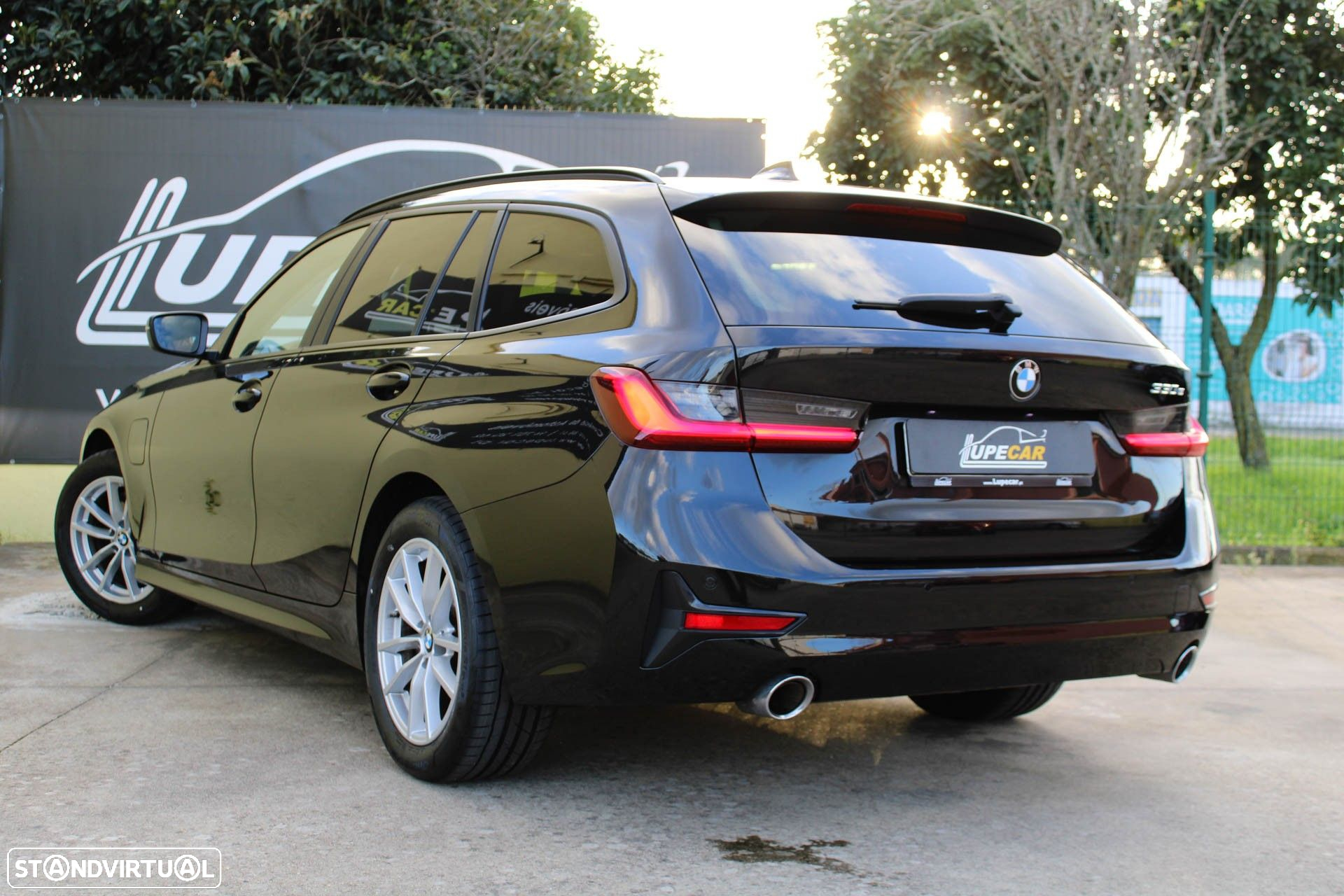 BMW 330 e Touring Corporate Edition Auto - 16