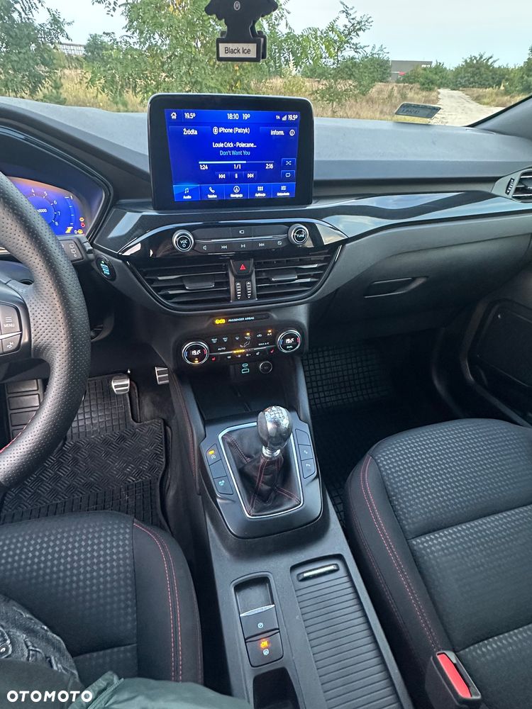Ford Kuga - 12