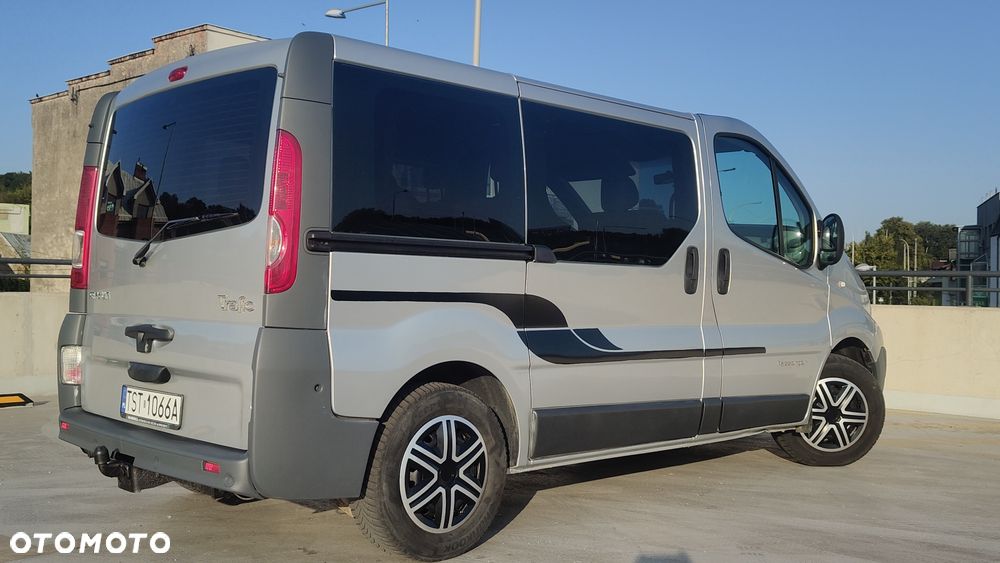 Renault Trafic 2.5 dCi 150 FAP Passenger L1H1 Quickshift Privilège - 3
