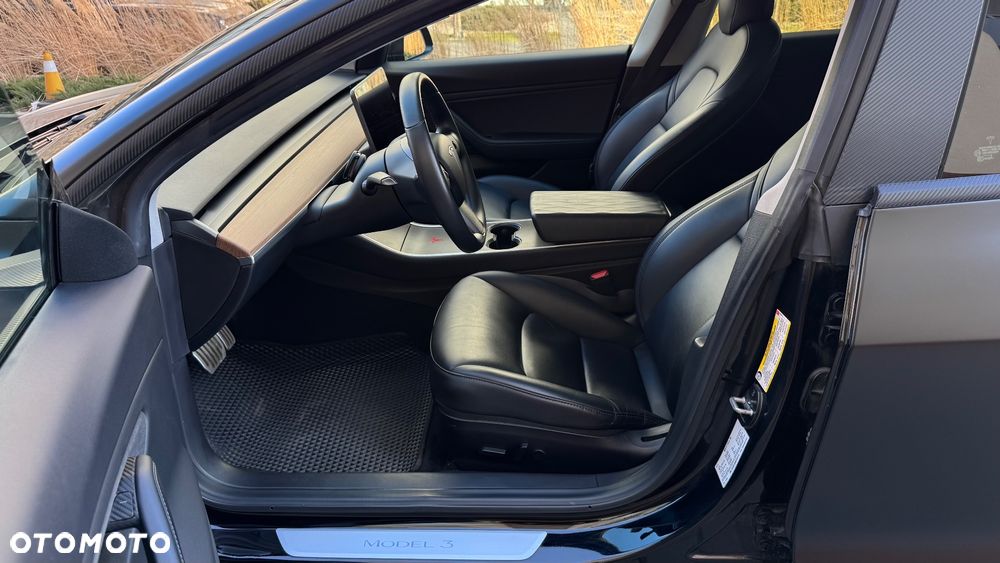 Tesla Model 3 - 13