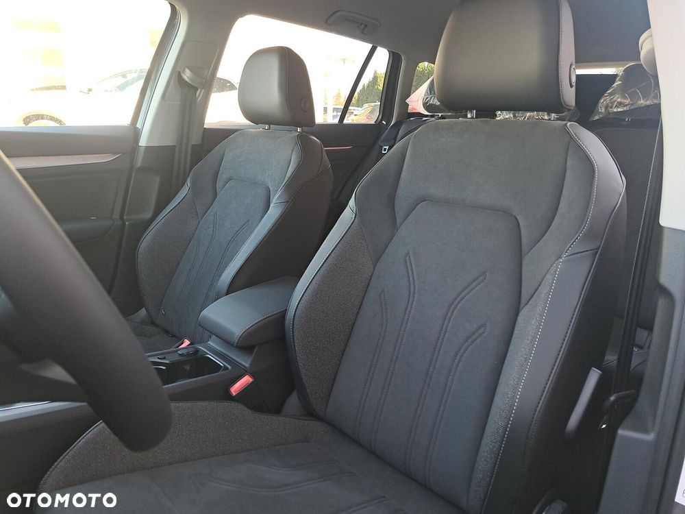 Volkswagen Golf Variant - 11