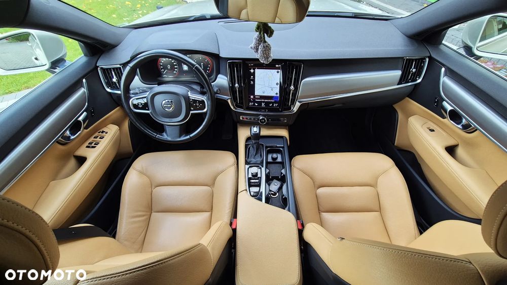Volvo V90 D4 AWD Momentum - 10
