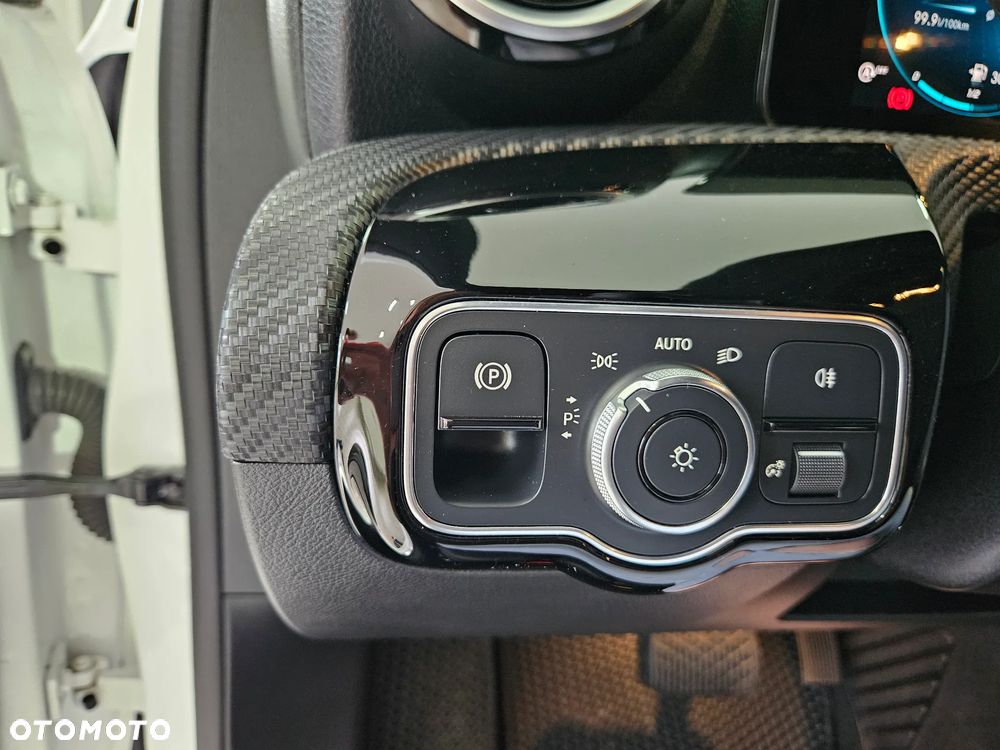 Mercedes-Benz Klasa A 180 d AMG Line 8G-DCT - 16