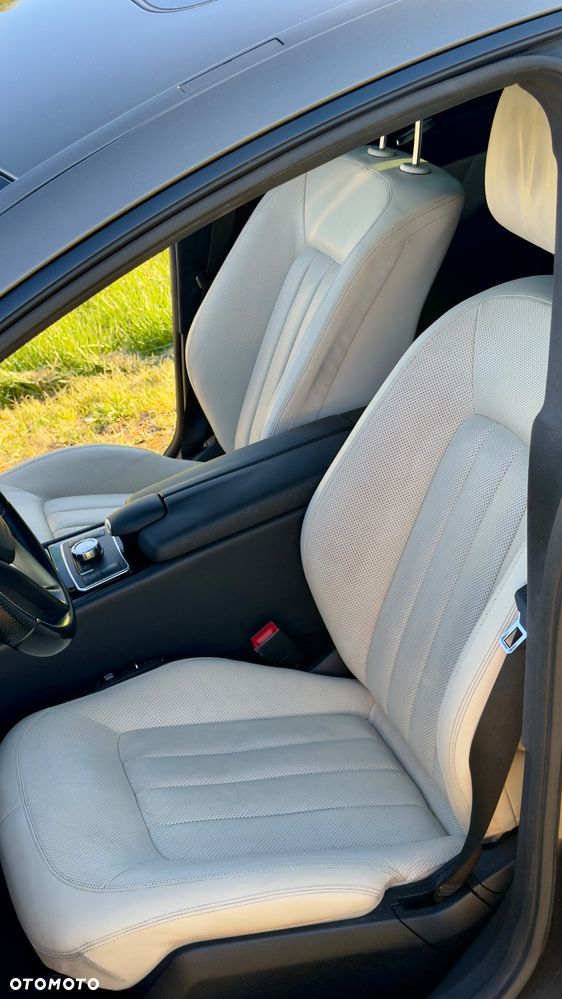 Mercedes-Benz CLS 500 4-Matic BlueEff - 24