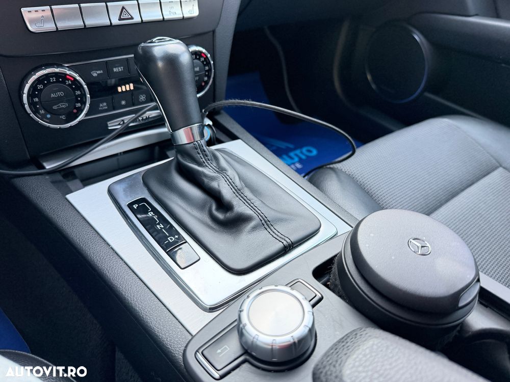 Mercedes-Benz C 300 CDI DPF 4Matic (BlueEFFICIENCY) 7G-TRONIC Avantgarde - 15