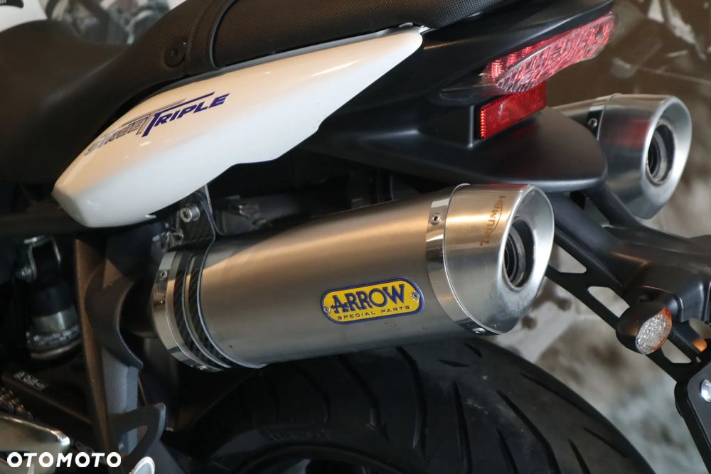Triumph Street Triple - 11