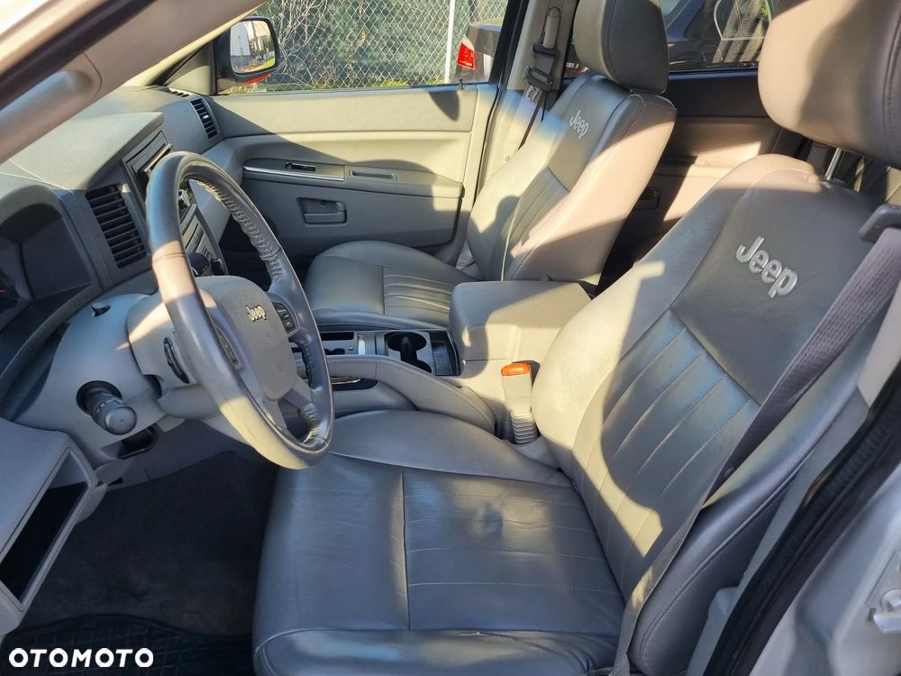 Jeep Grand Cherokee - 10
