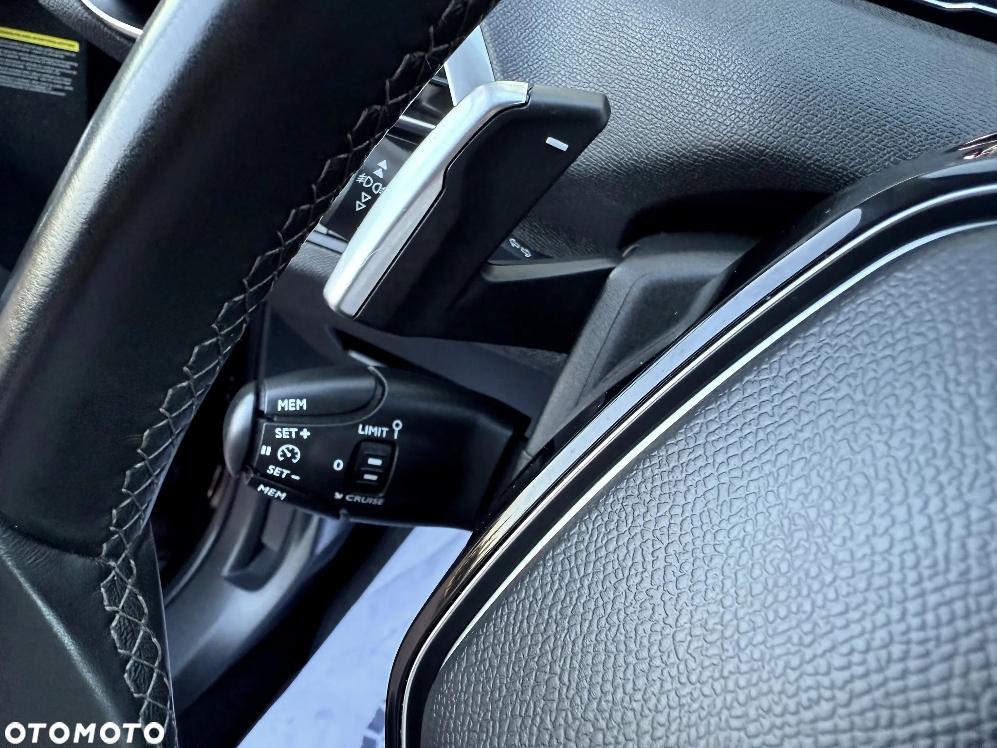 Peugeot 5008 1.6 PureTech Allure S&S EAT8 - 30