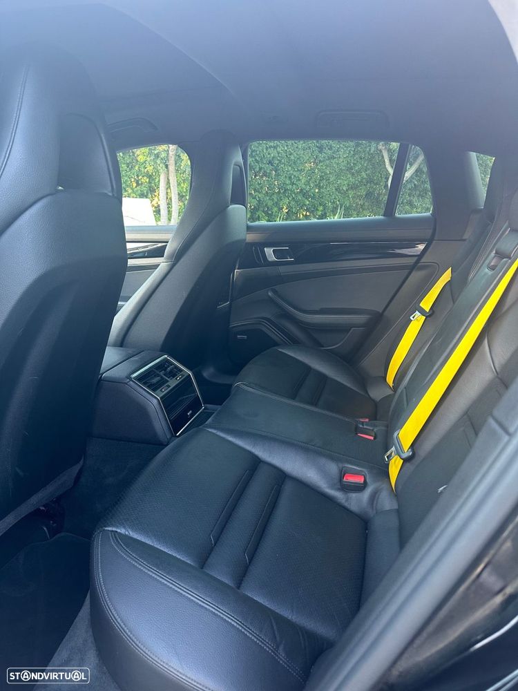 Porsche Panamera Sport Turismo - 11