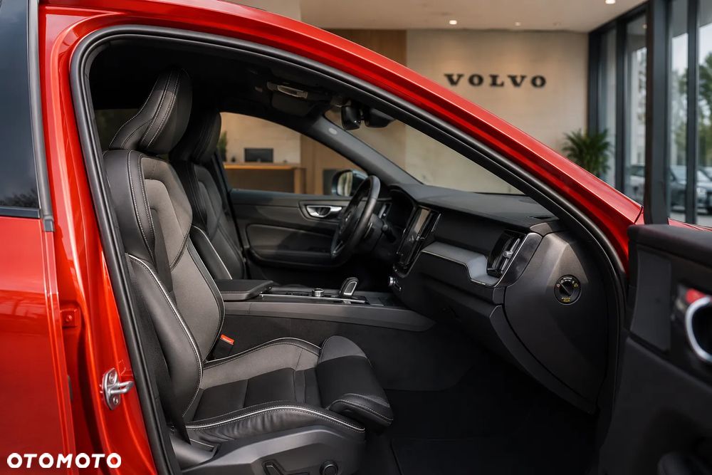 Volvo XC 60 B4 D Ultimate Dark - 8