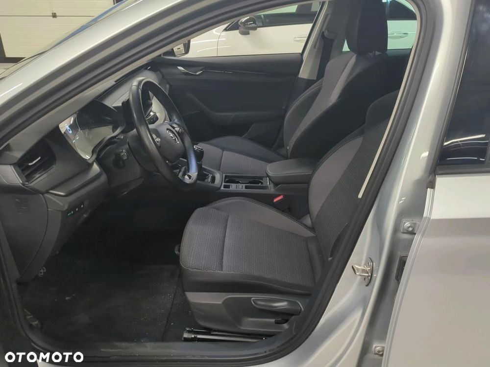 Skoda Octavia 1.5 TSI ACT Ambition - 8