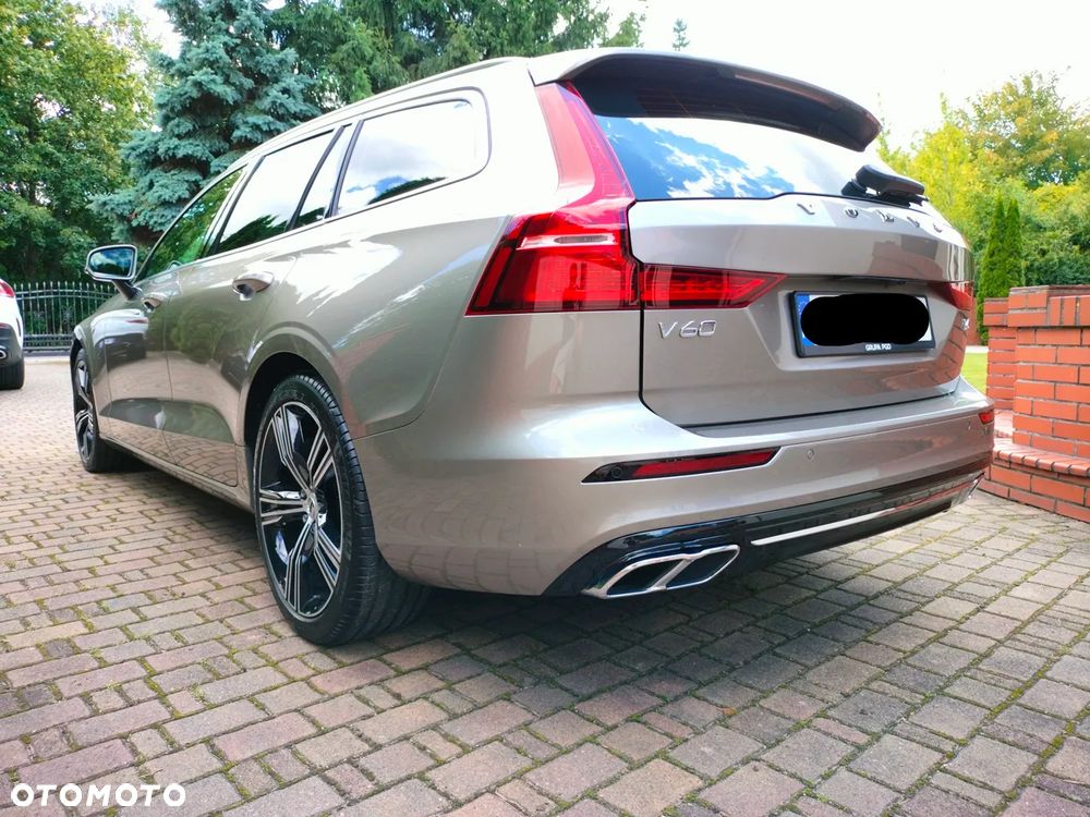 Volvo V60 T6 AWD R-Design - 4
