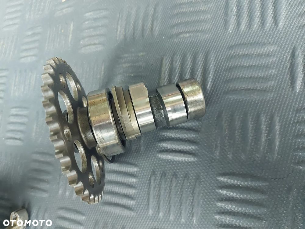 KTM LC4 640 620 400 WAŁEK ROZRZĄDU DŹWIGIENKI POKRYWA ZAWOROWA DŹWIGIENKA POPYCHACZ KONIK WAŁ - 12