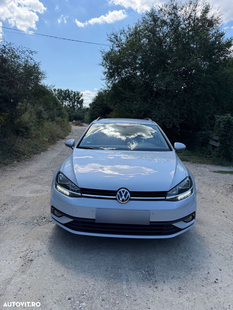 Volkswagen Golf - 1