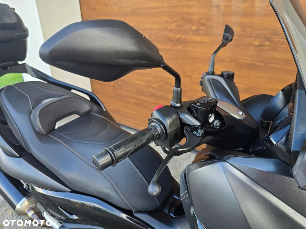 Yamaha X-max - 22