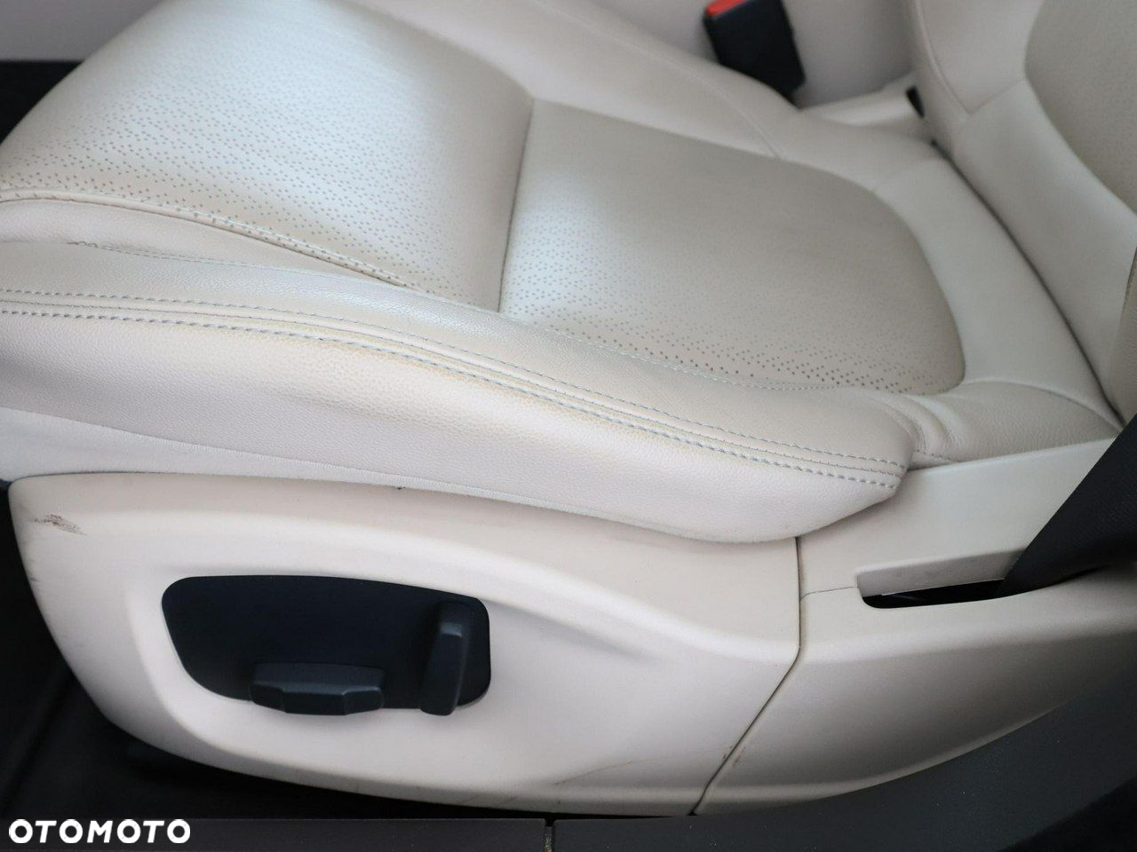 Jaguar XF 20d Portfolio - 39