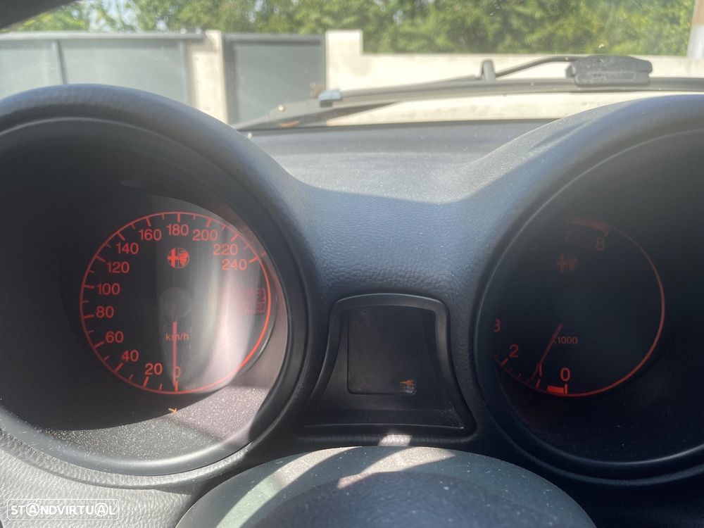 Alfa Romeo 156 1.6 TS - 11