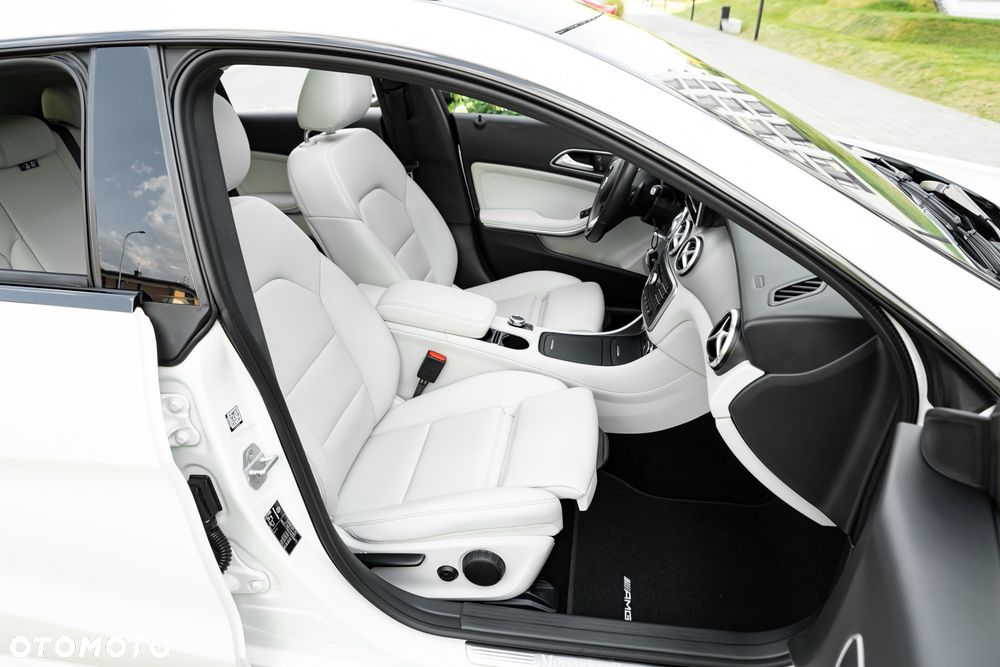 Mercedes-Benz CLA Shooting Brake 200 7G-DCT AMG Line - 35