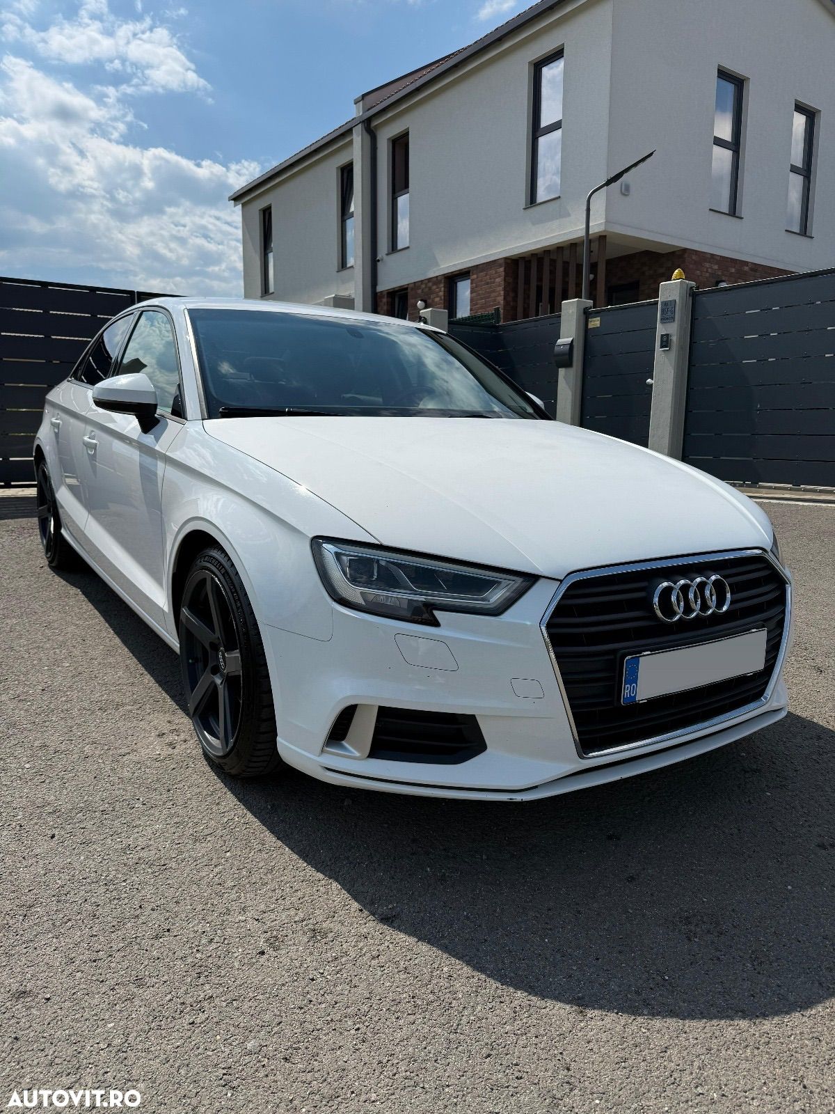 Audi A3 1.6 TDI Limousine S tronic sport - 1