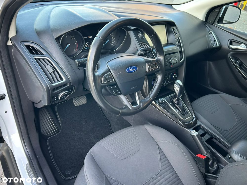 Ford Focus 1.5 EcoBlue Start-Stopp-System TITANIUM - 24