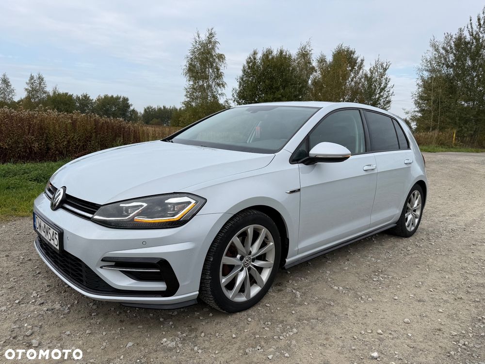 Volkswagen Golf - 1