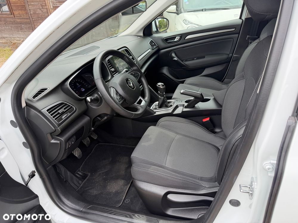 Renault Megane 1.3 TCe Evolution - 11
