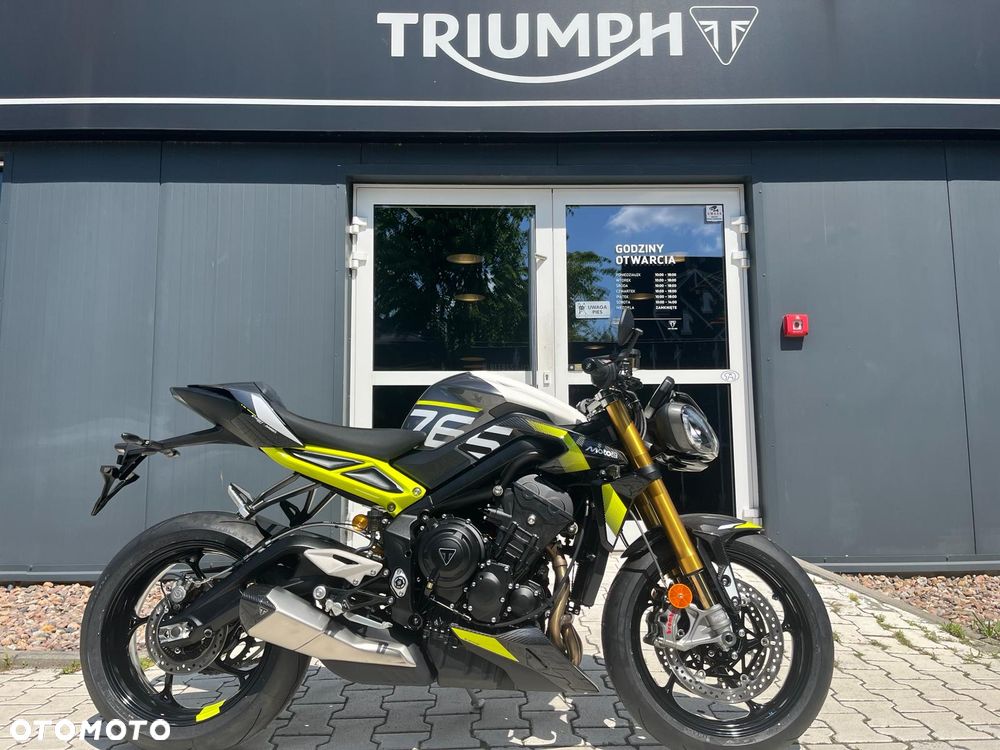 Triumph Street Triple - 23
