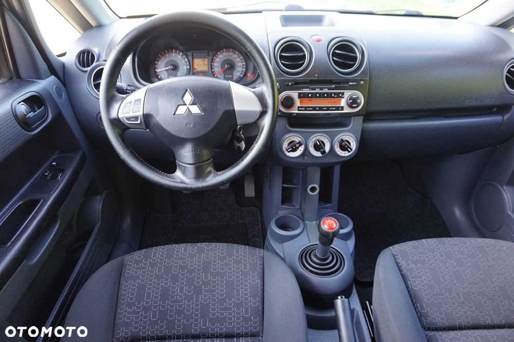 Mitsubishi Colt - 5