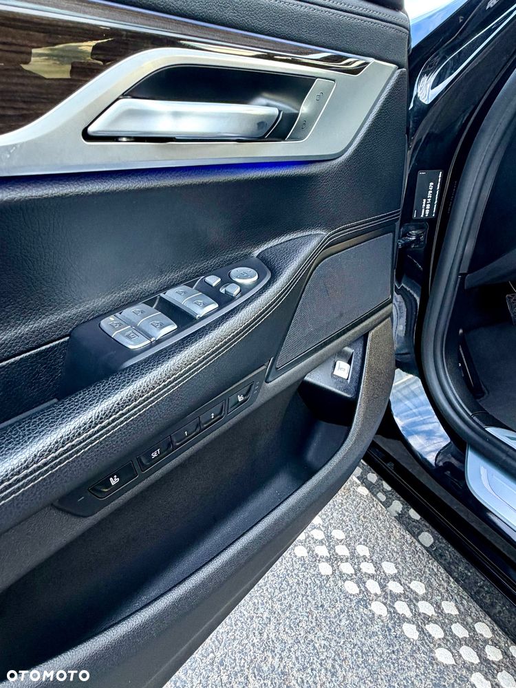 BMW Seria 7 730Ld xDrive mHEV - 18