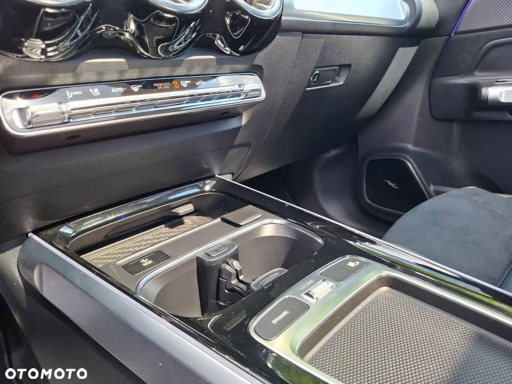 Mercedes-Benz GLB 250 4-Matic AMG Line 8G-DCT - 19