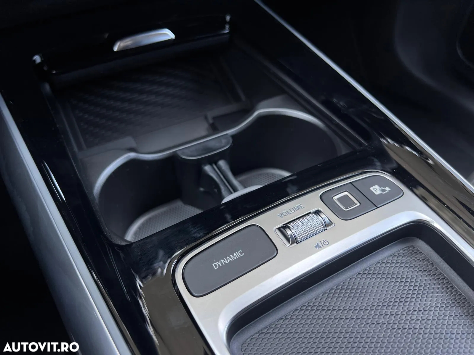 Mercedes-Benz EQA 250+ - 13